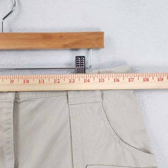 LL Bean Shorts Women 16 Tan Cream Cargo High Waist Casual Hiking Outdoor Fishing - Picture 3 of 9